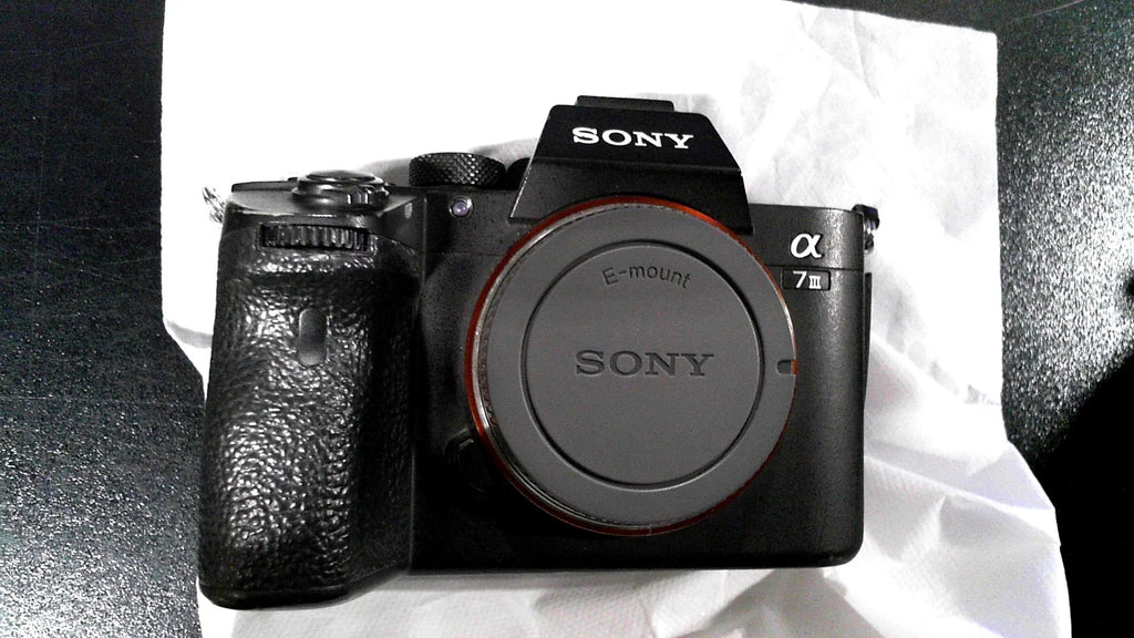 Sony a7  Full-Frame Mirrorless Interchangeable-Lens Camera Optical with 3-Inch , Black (ILCE7M3/B)