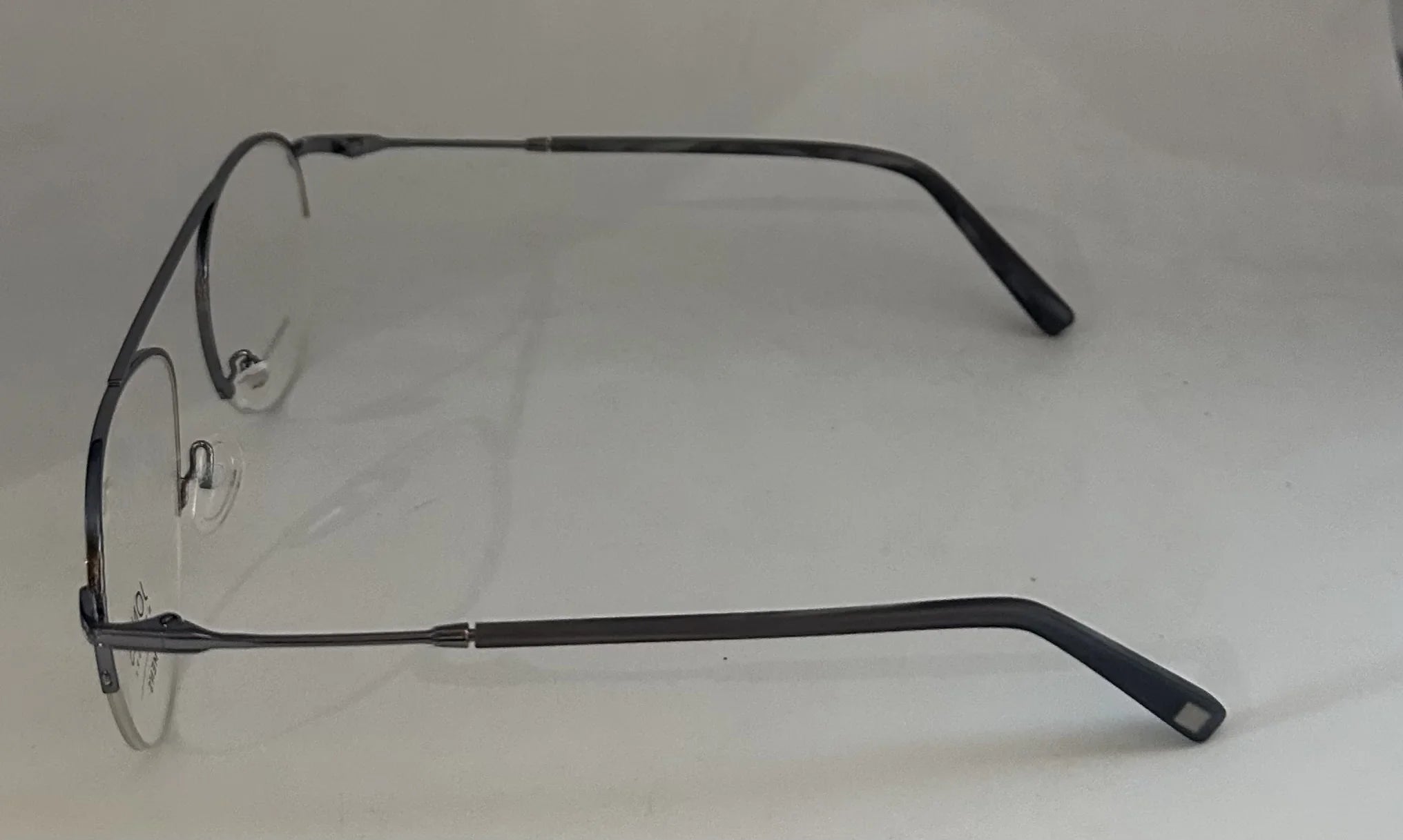 Jones New York Mens Gunmetal Rimless Metal Eyewear Aviator Frame. J359. 53mm