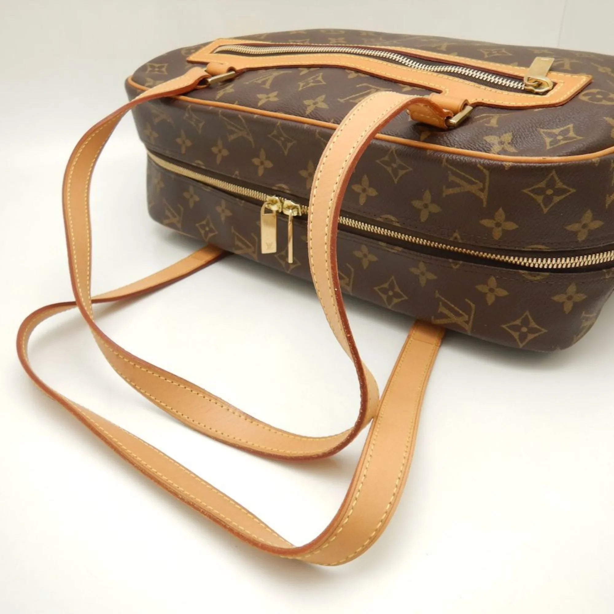 Pre-Owned   Monogram City  M51181 Shoulder Bag Brown 251475 (Good)