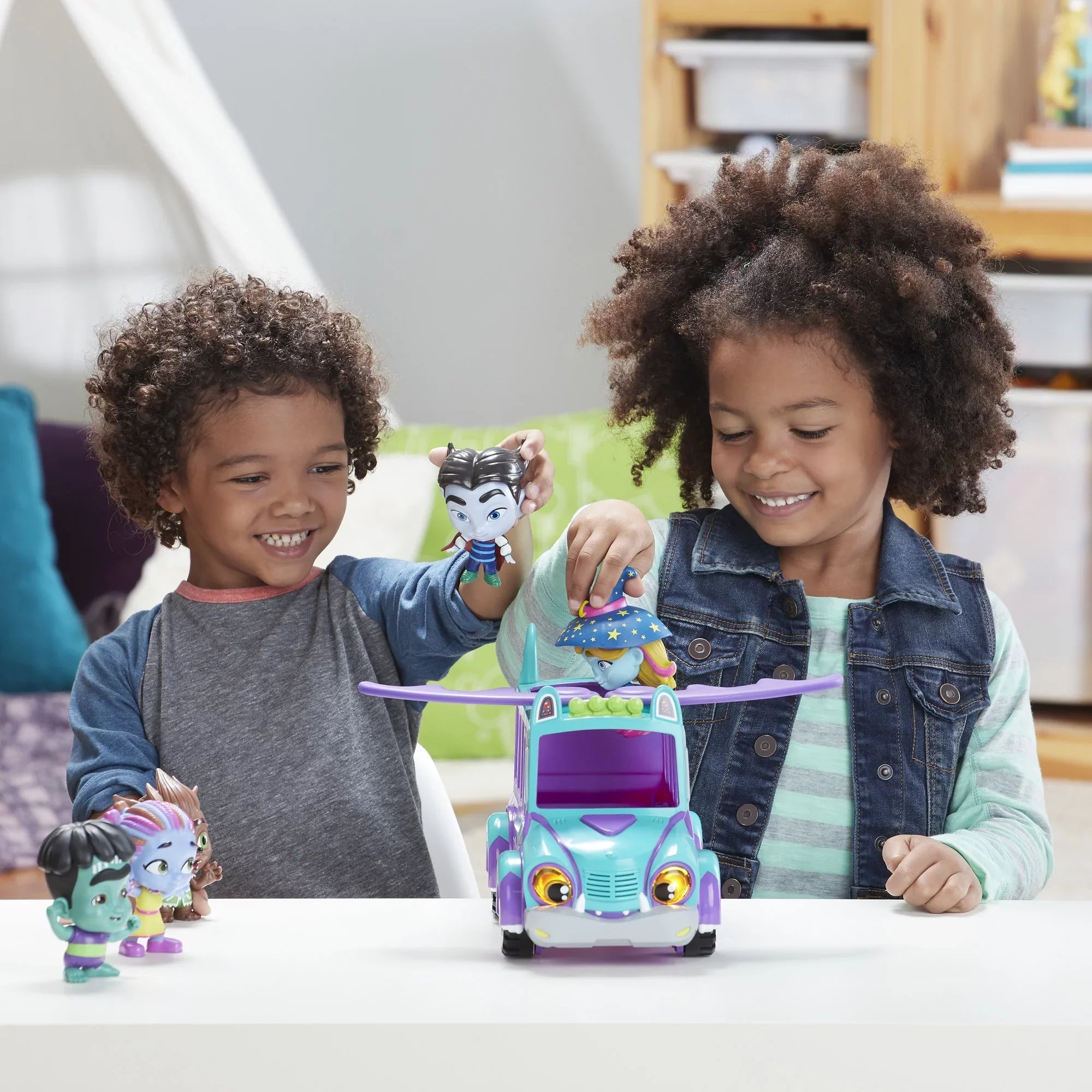 Netflix Super Monsters GrrBus Monster Bus Toy with Lights, Sounds, and Music Ages 3 and Up