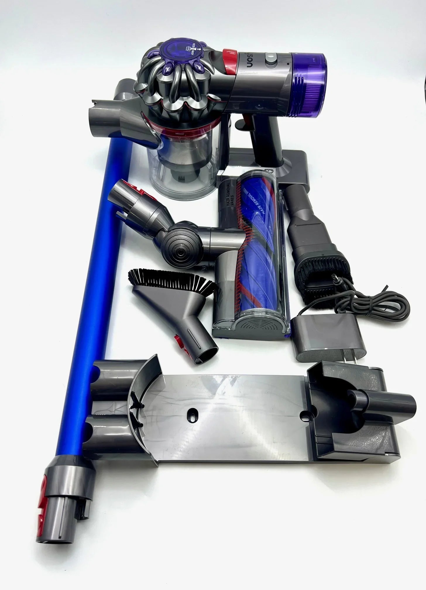 Open Box Dyson V8 Absolute Cordless Vacuum Up to 40 Min Runtime SV25