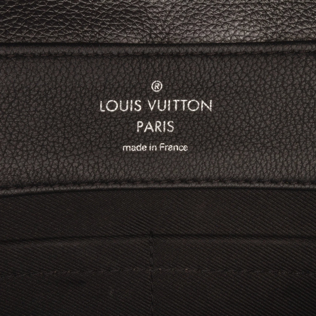 Pre-Owned Authenticated Louis Vuitton Eyelet LockMe  Calf Leather Gray Satchel Unisex (Good)