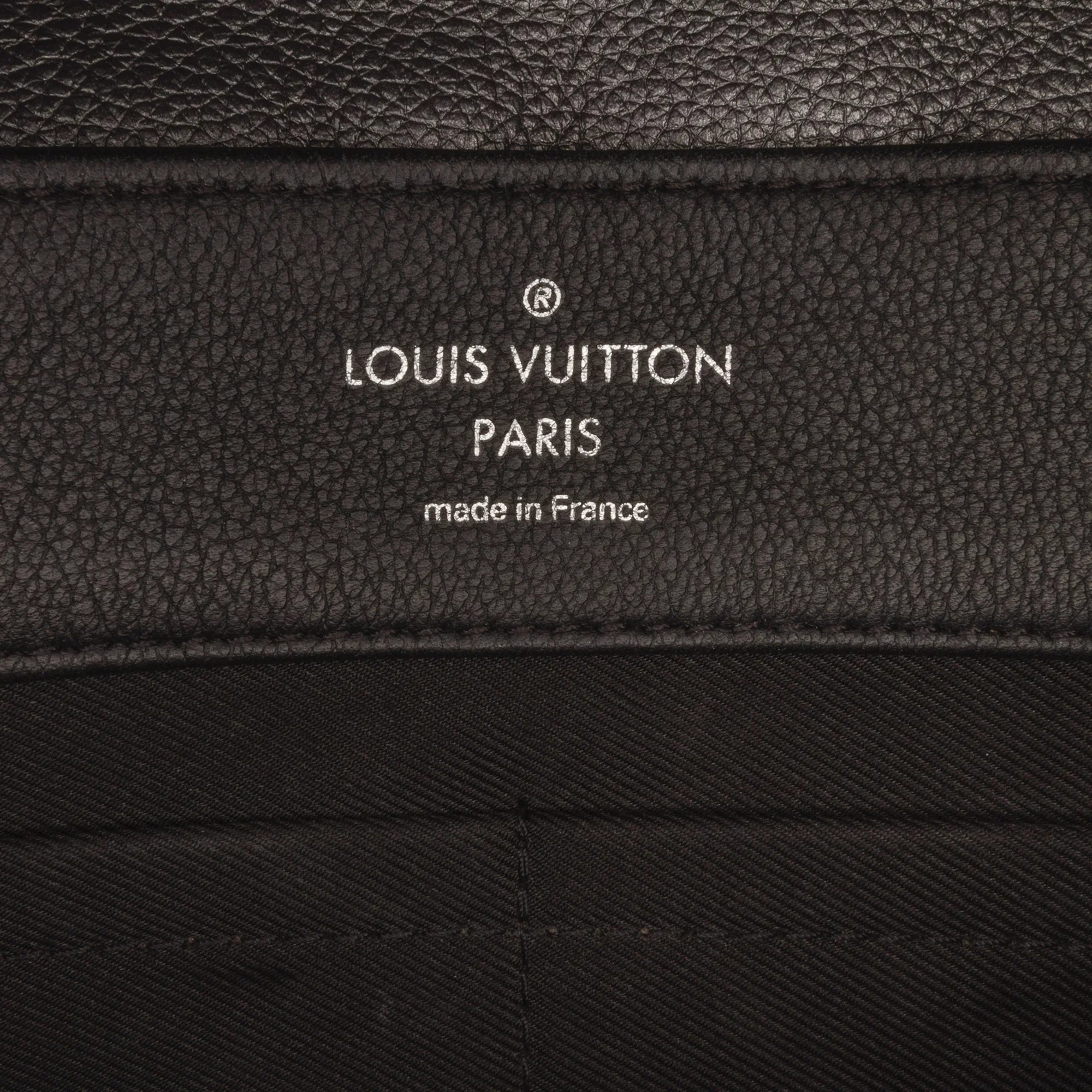 Pre-Owned Authenticated Louis Vuitton Eyelet LockMe  Calf Leather Gray Satchel Unisex (Good)