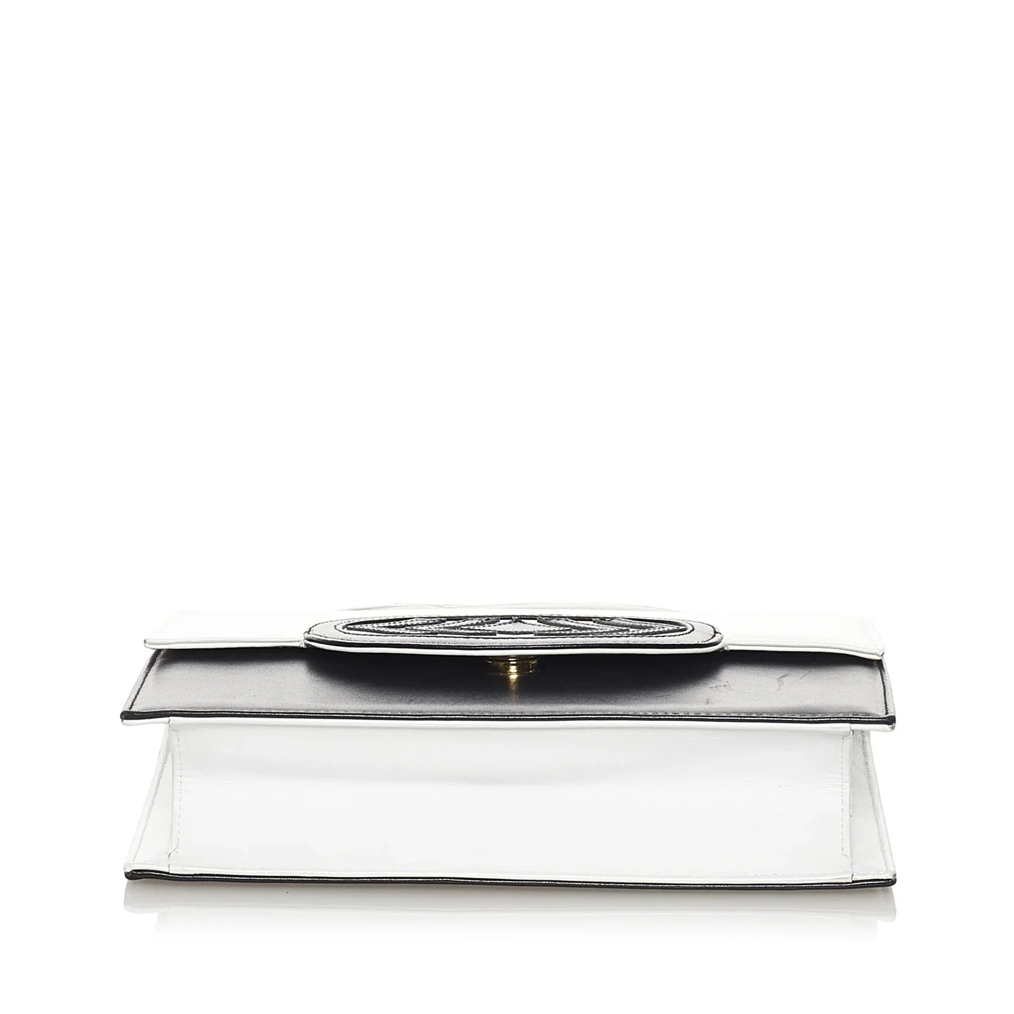 Pre-Owned Authenticated Valentino Crossbody Bag Calf Leather White Women (Good)