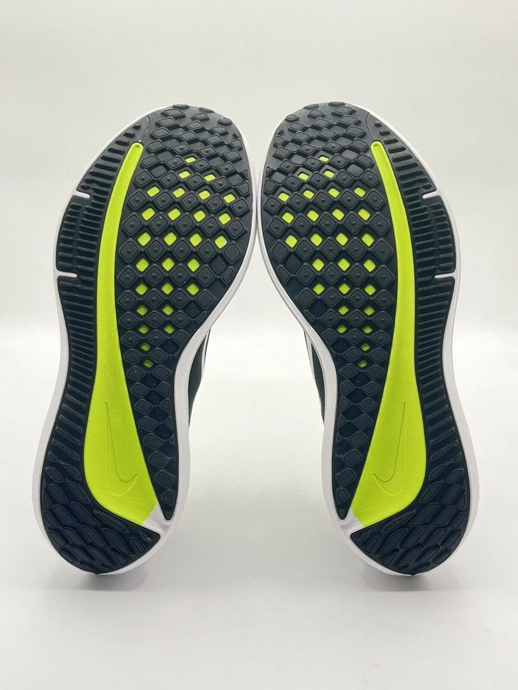 Nike Men's Air Winflo 10  Running shoes FN6825 010 size 12  New in Box