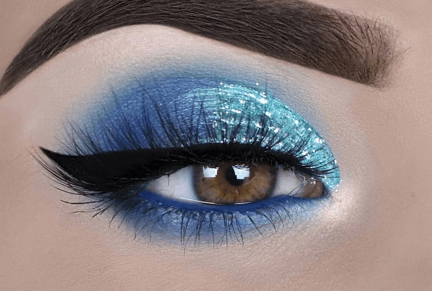 Fab Icon Expert Wear 9 Colors Blue Moon Eyeshadow Palette