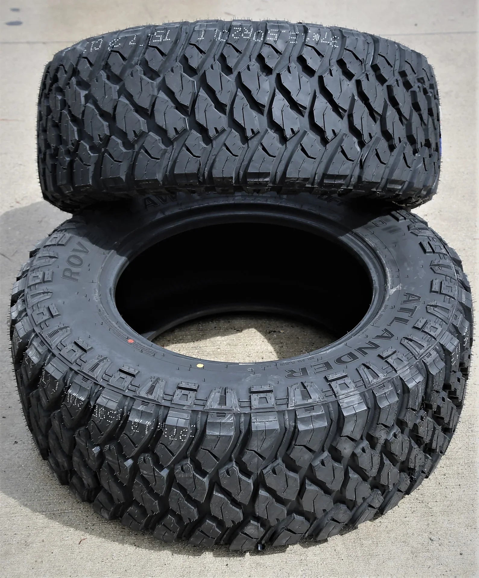 Atlander Roverclaw M/T I  305/70R17 Load E 10 Ply  Mud Tire