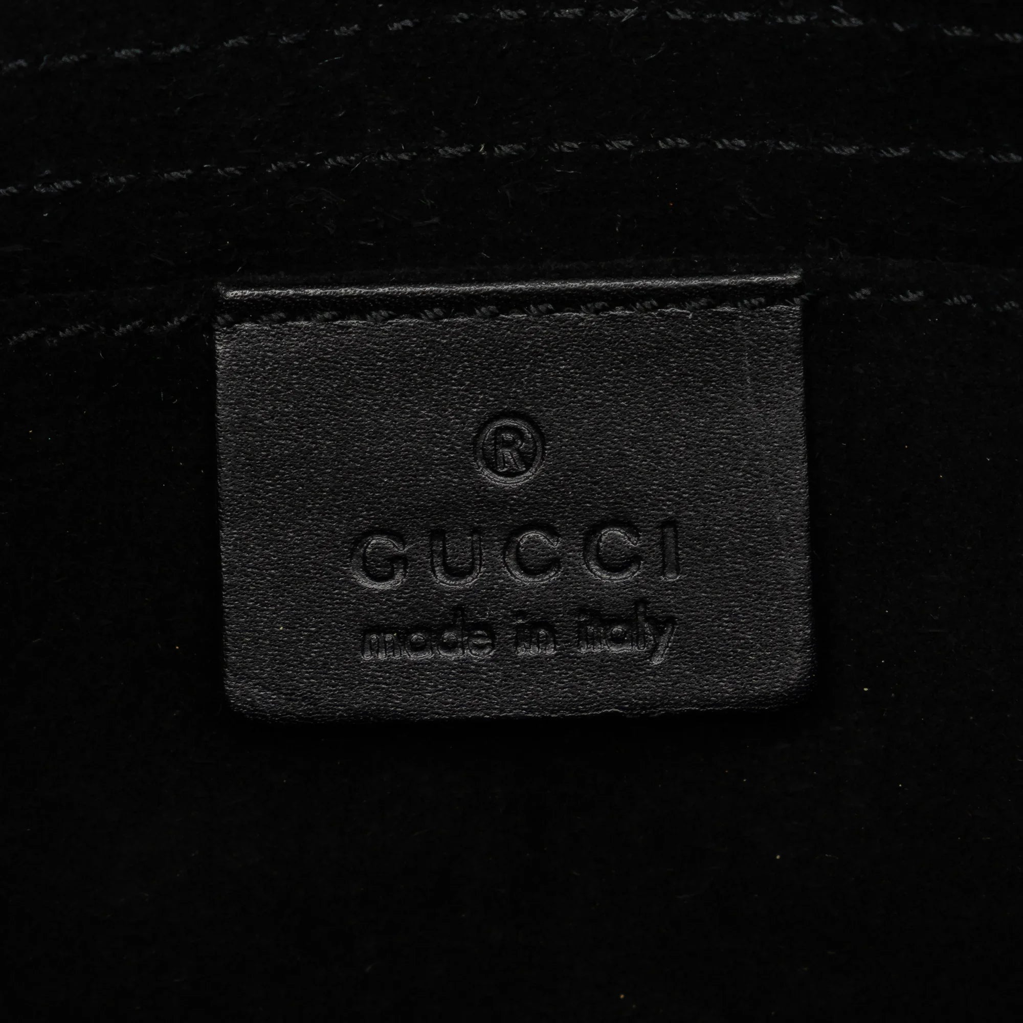 Pre-Owned Authenticated Gucci Heart Crossbody Suede Leather Black Crossbody Bag Unisex (Good)