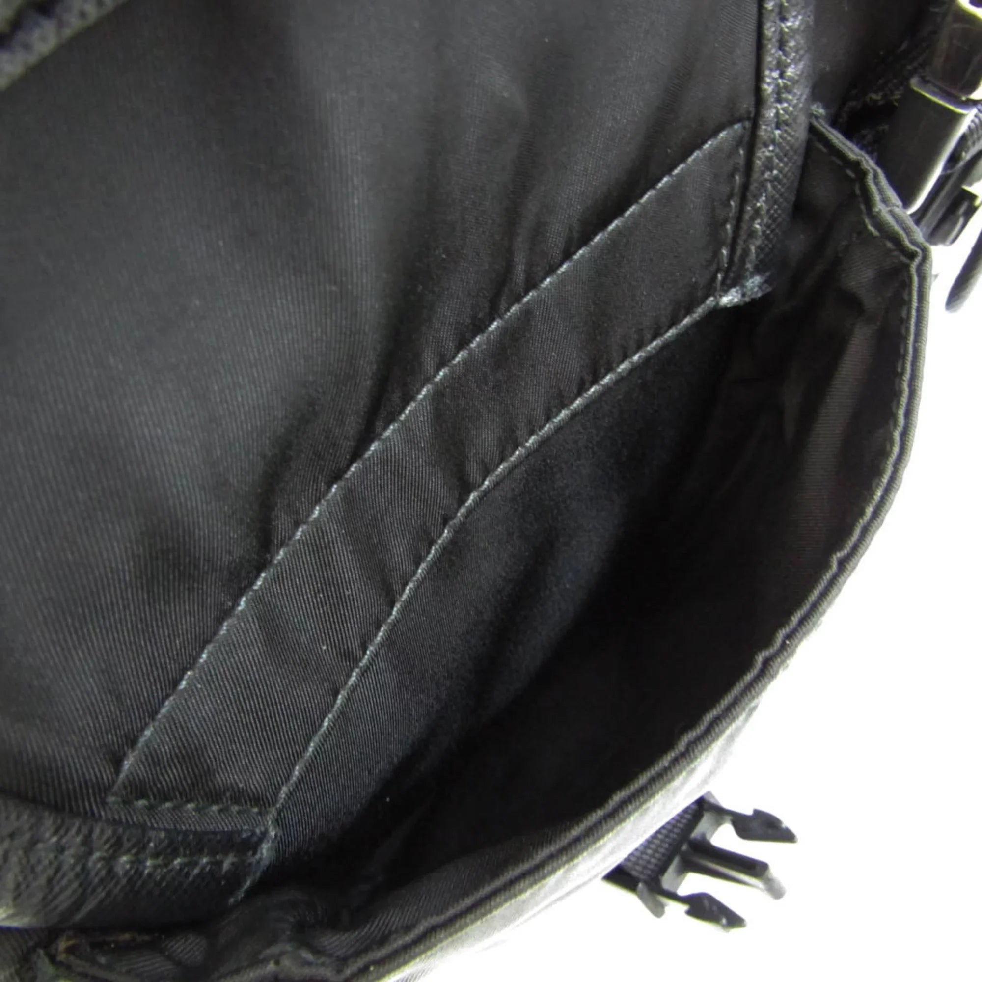 Pre-Owned Prada Women,Men Leather,Nylon Shoulder Bag Black (Good)