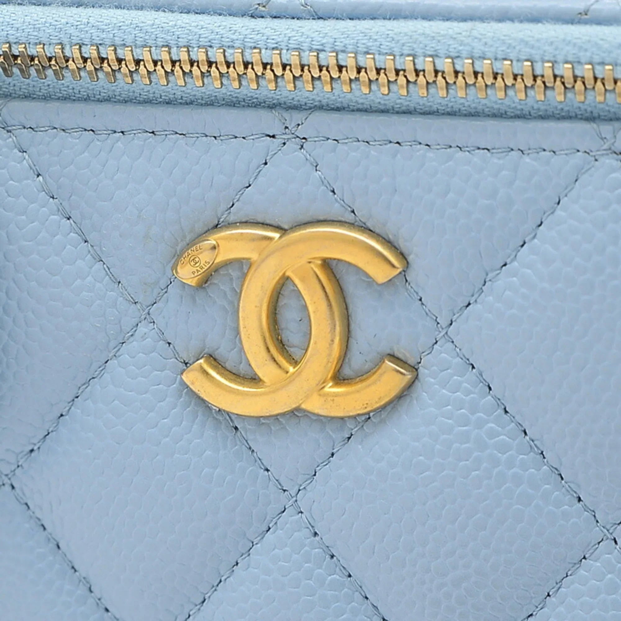 Pre-Owned Chanel Logo Handle Vanity Shoulder Bag Caviar Skin Blue Gold Hardware AP2805 (Good)
