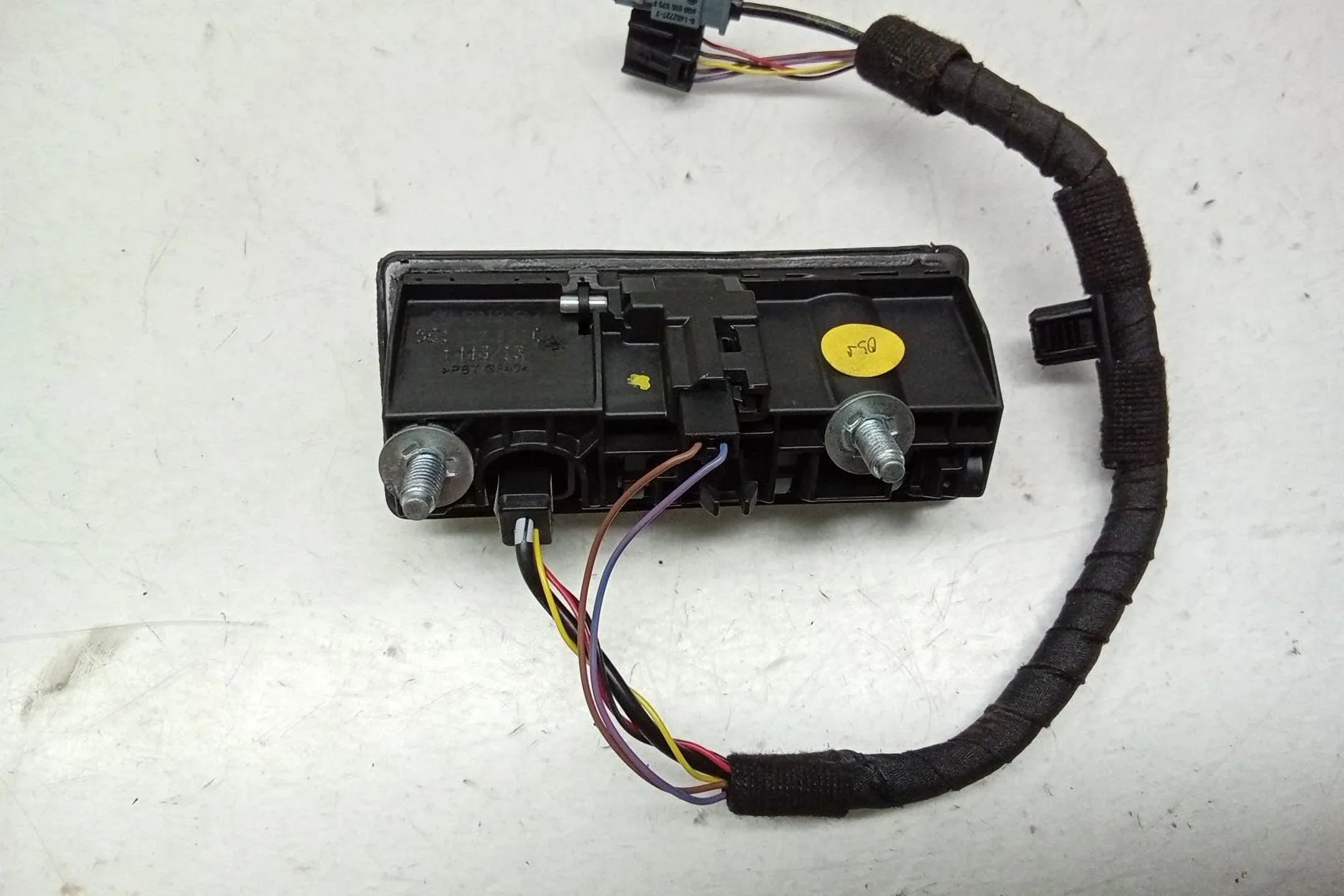 Pre-Owned 16 2016 Volkswagen Passat Decklid Mounted Backup Camera  (Good)