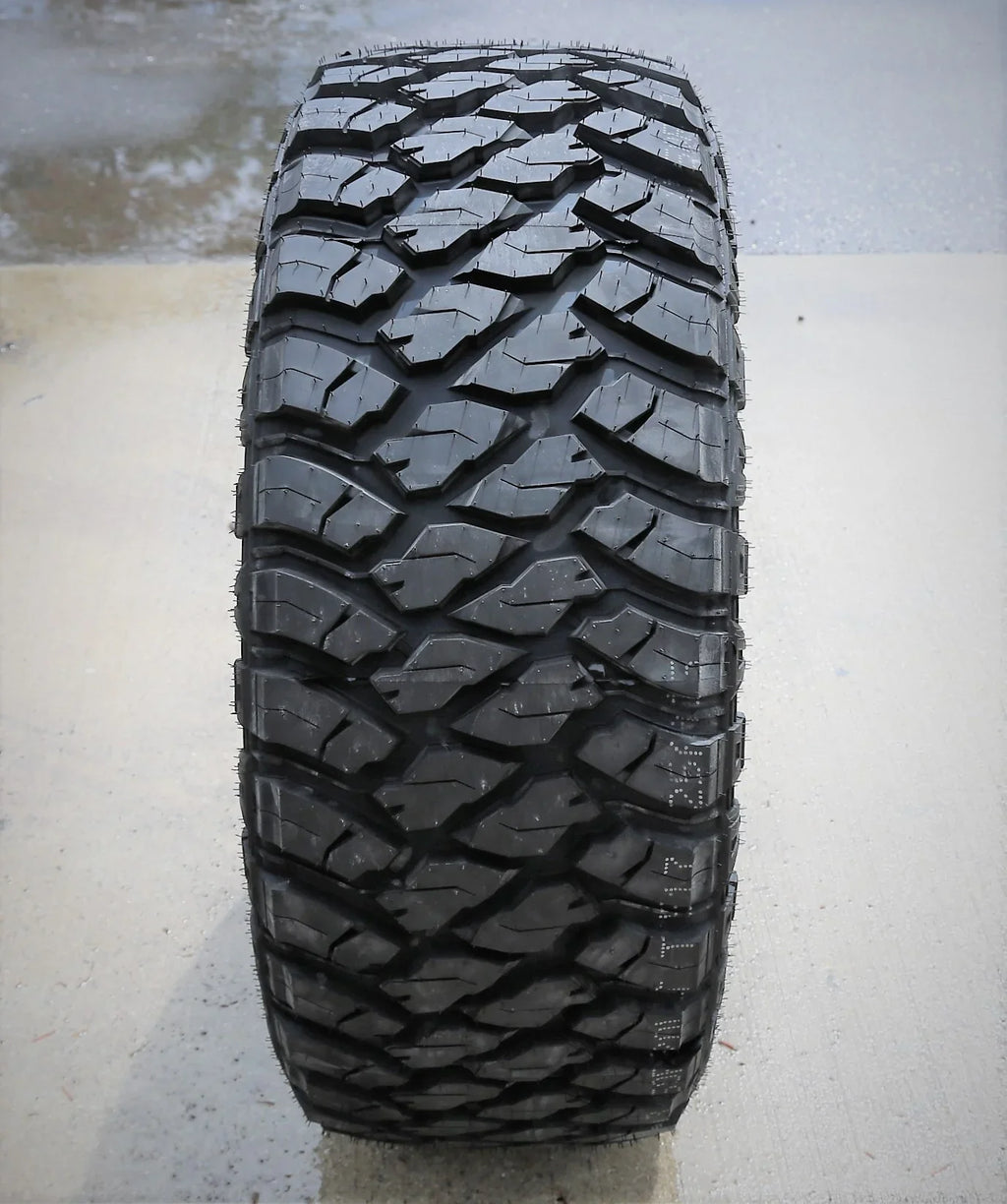 Atlander Roverclaw M/T I  305/70R17 Load E 10 Ply  Mud Tire